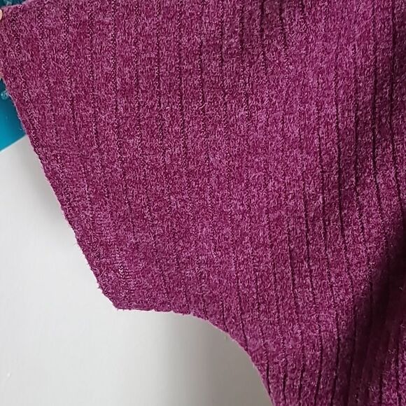 Entro Pink & Purple Colorblock Sweater, Short Sleeves,  V-neck,  Size Large - Picture 4 of 8